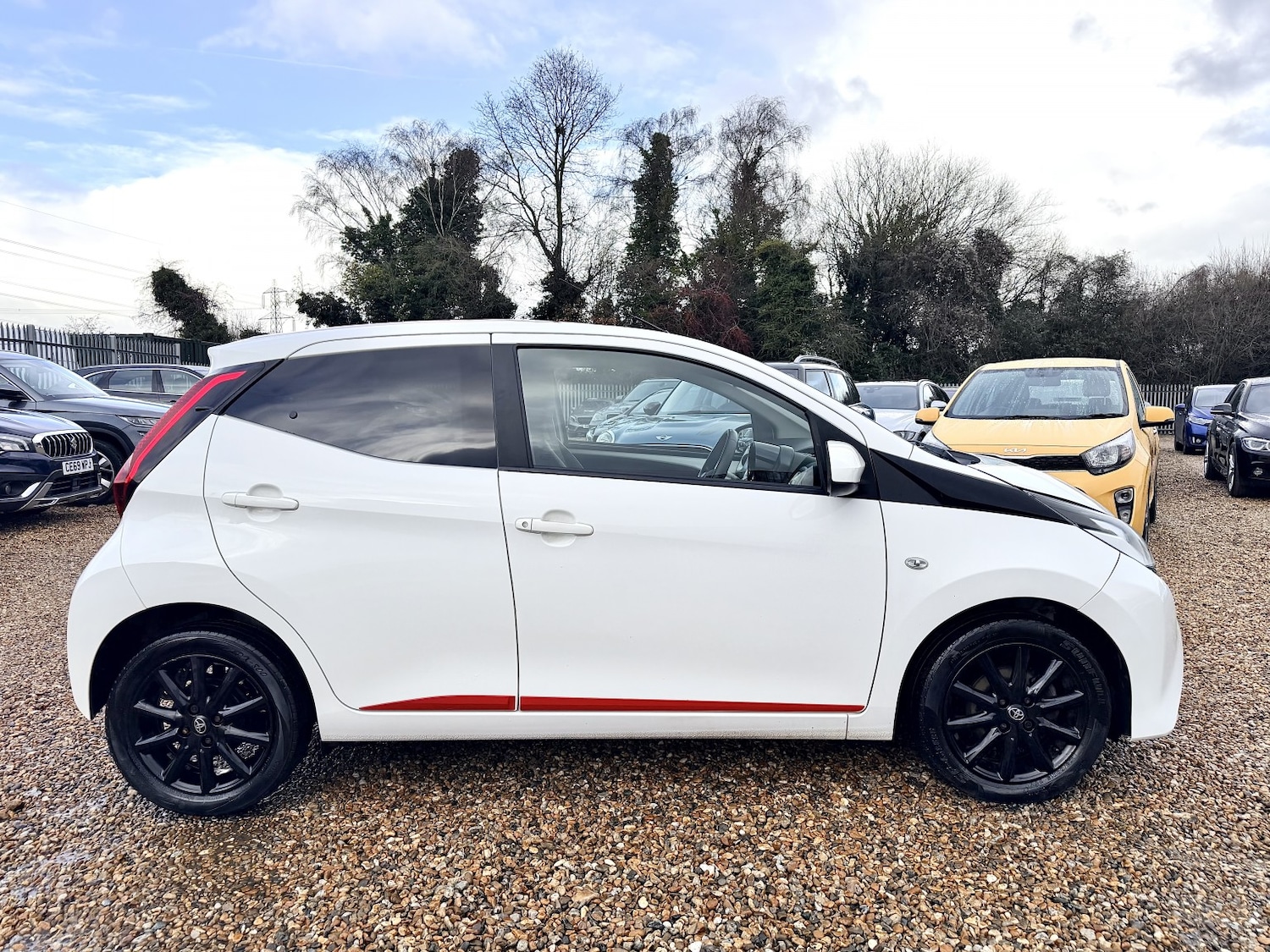 Used Toyota AYGO 2018 for sale - 77622504: Photo 2