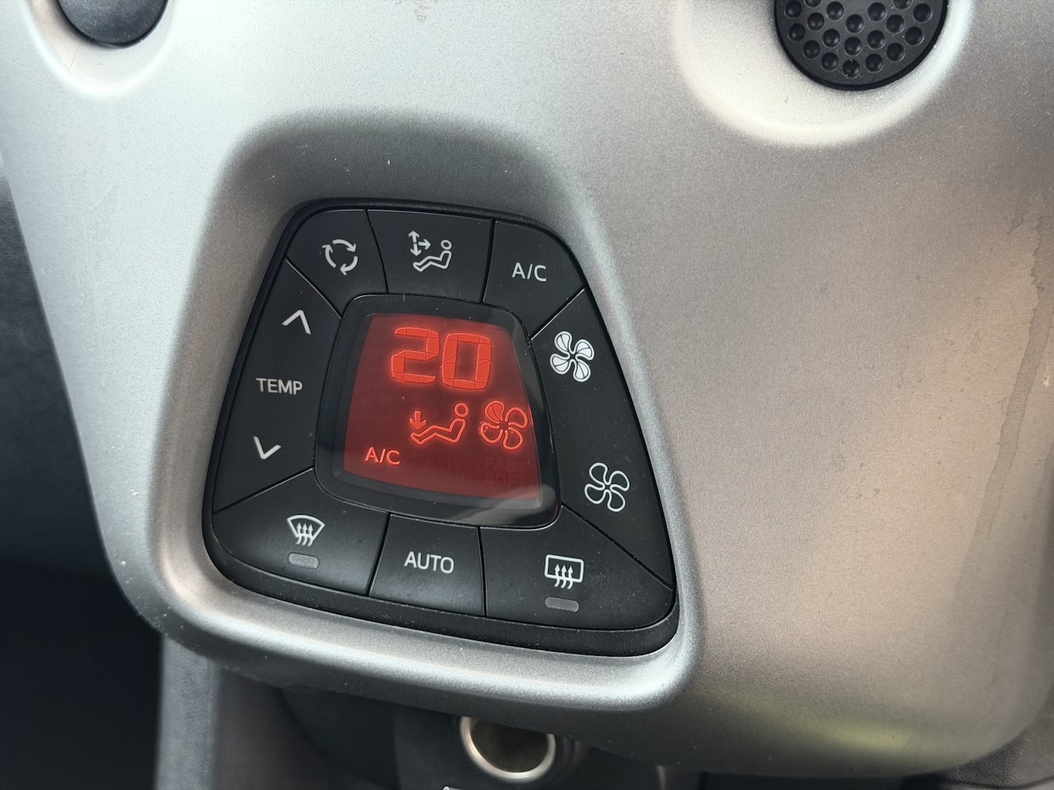 Used Toyota AYGO 2018 for sale - 77622504: Photo 22