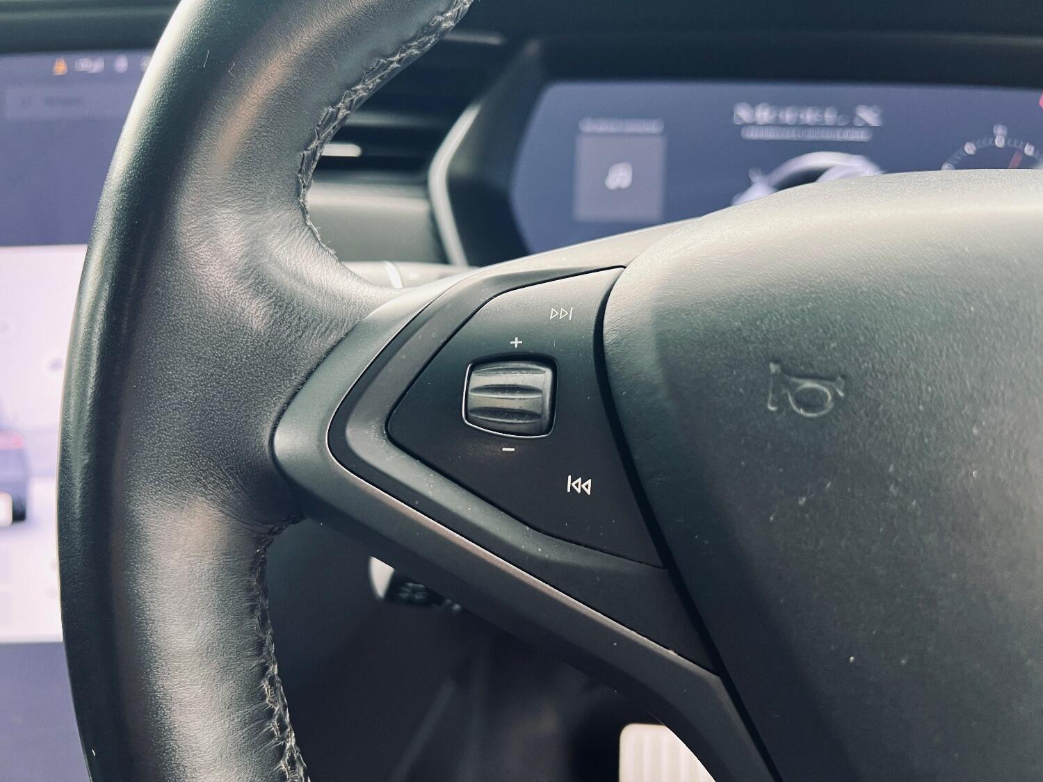 Used Tesla Model X 2020 for sale - 76716168: Photo 26