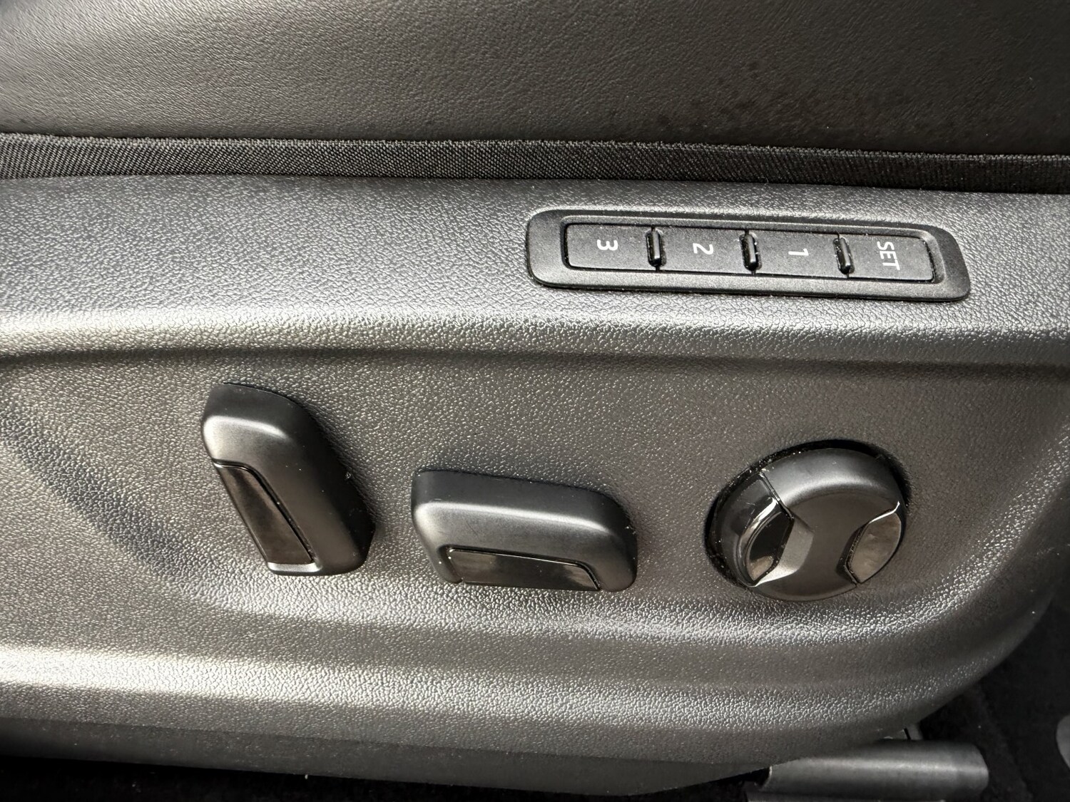 Used Skoda Karoq 2020 for sale - 77069099: Photo 25