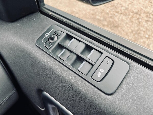 Used Land Rover Discovery Sport 2017 for sale - 76293282: Photo 37