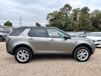 Used Land Rover Discovery Sport 2017 for sale - 76293282: Photo 3