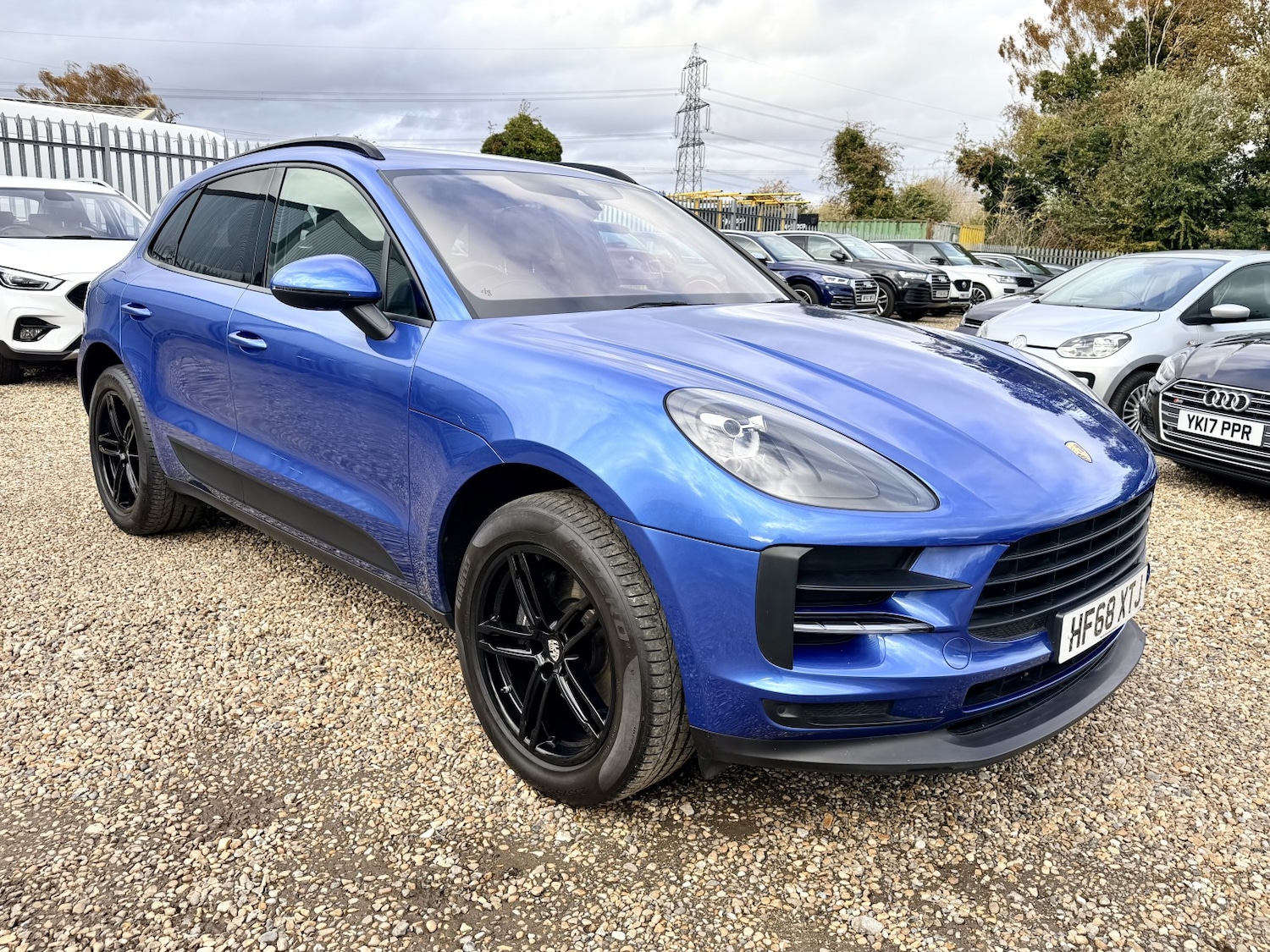 Used Porsche Macan 2018 for sale - 76793138: Photo 2