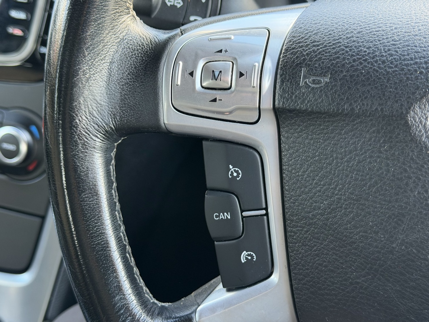 Used Ford Mondeo 2011 for sale - 77409507: Photo 17