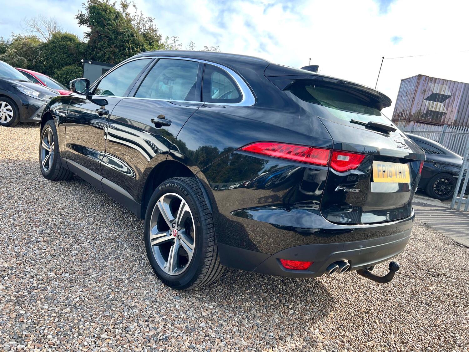 Used Jaguar F-Pace 2016 for sale - 76716174: Photo 10
