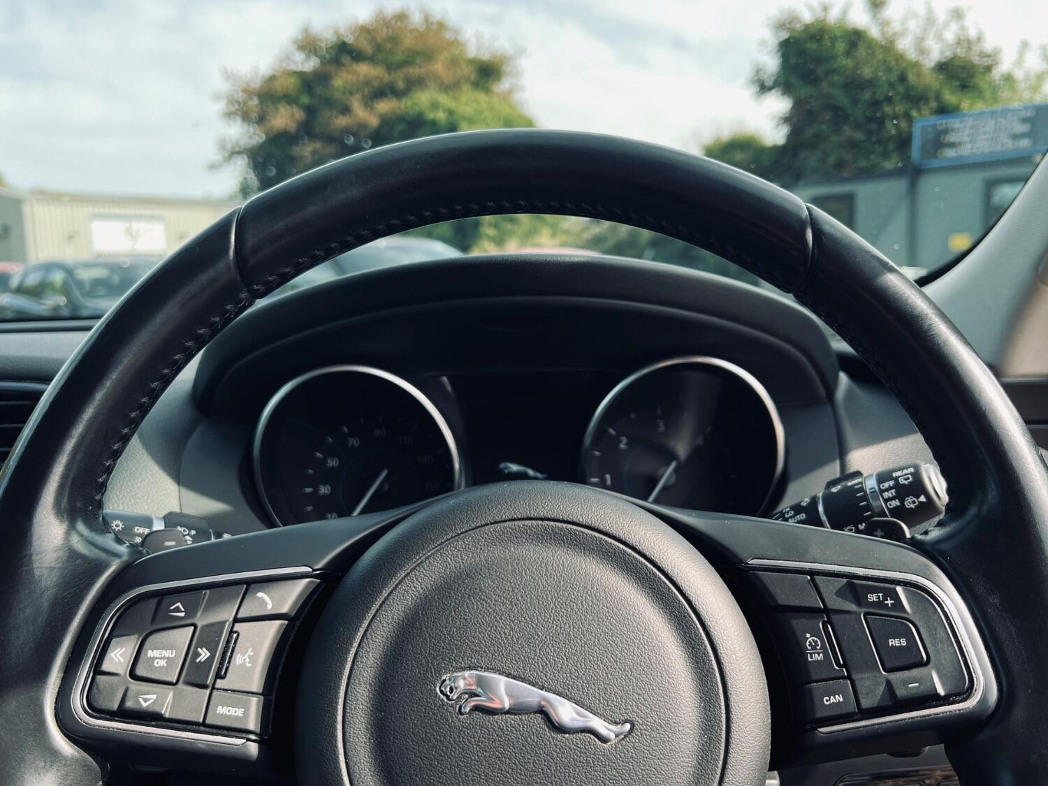 Used Jaguar F-Pace 2016 for sale - 76716174: Photo 16