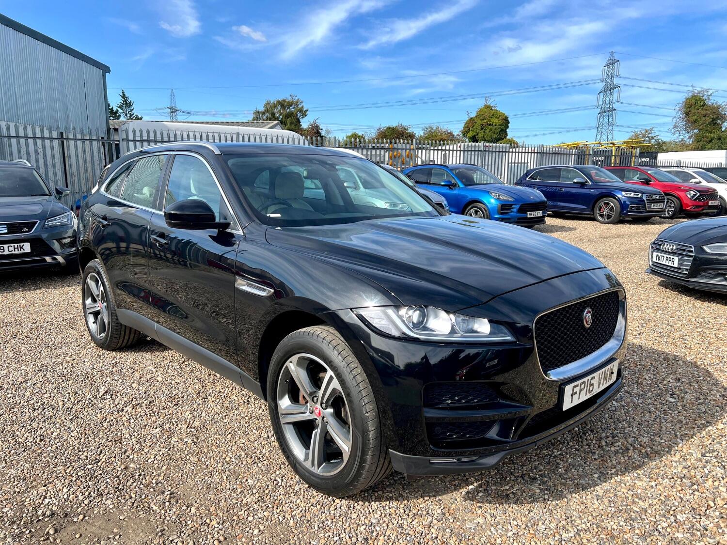 Used Jaguar F-Pace 2016 for sale - 76716174: Photo 2