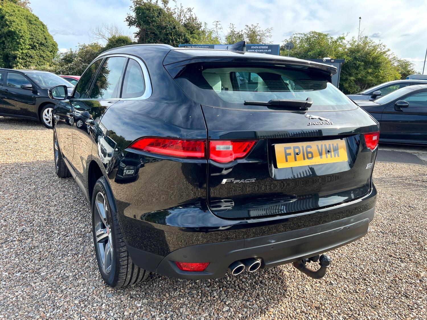 Used Jaguar F-Pace 2016 for sale - 76716174: Photo 9