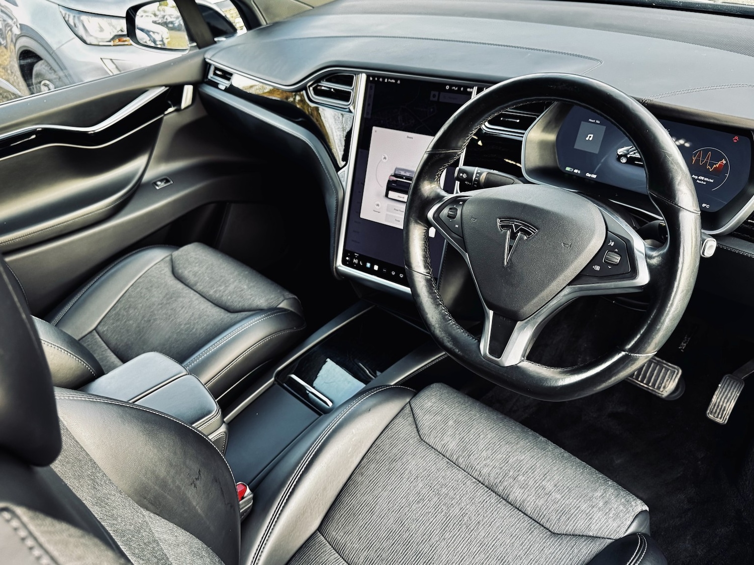 Used Tesla Model X 2018 for sale - 76968587: Photo 16