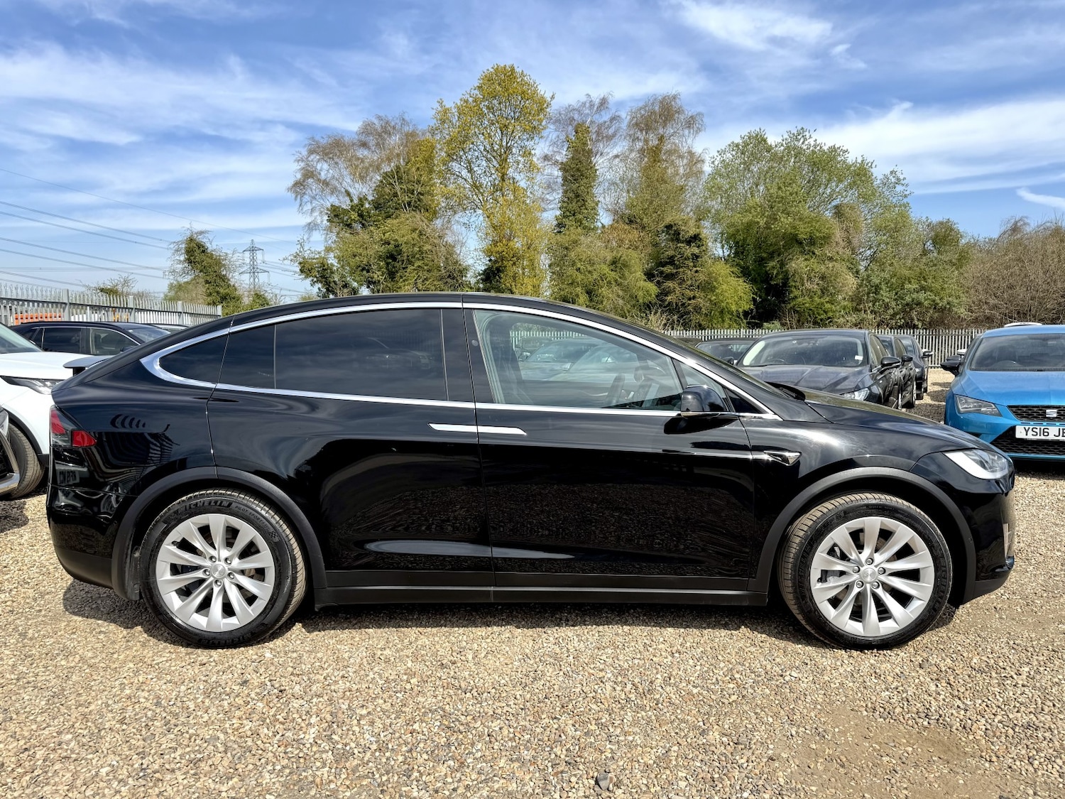 Used Tesla Model X 2018 for sale - 76968587: Photo 2