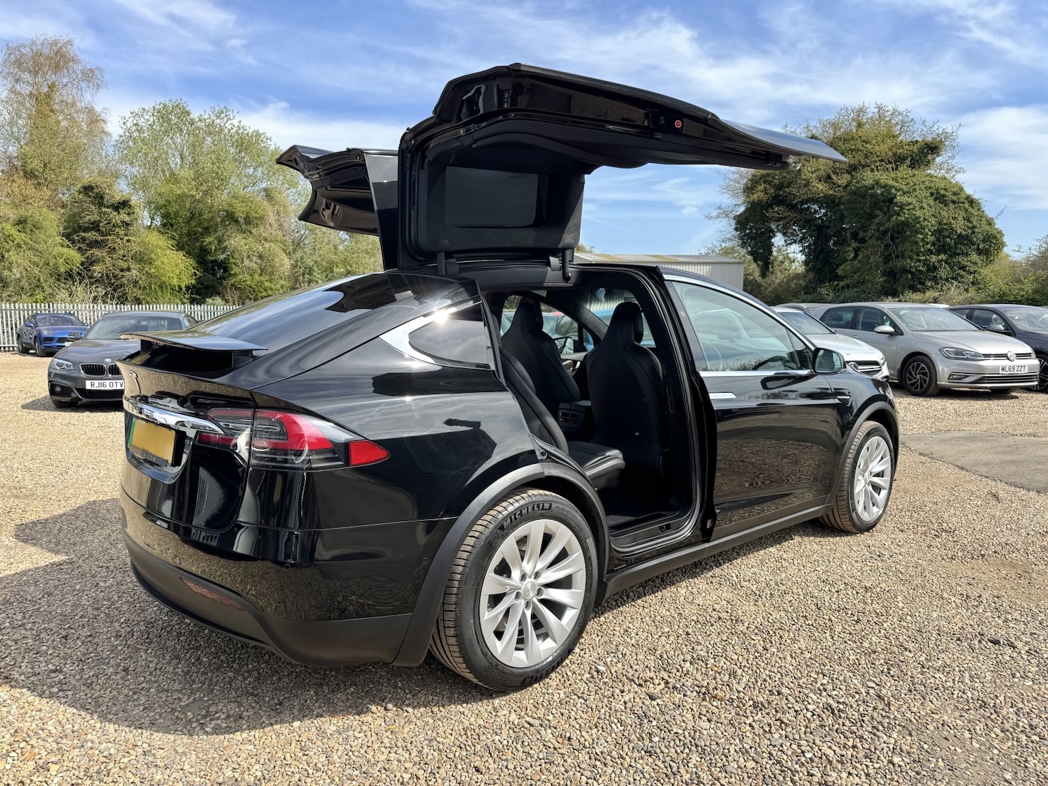 Used Tesla Model X 2018 for sale - 76968587: Photo 3