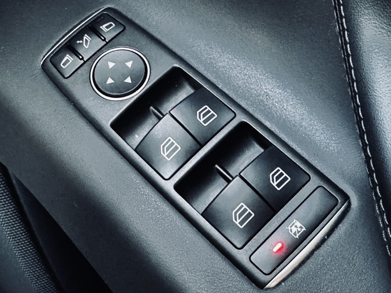 Used Tesla Model X 2018 for sale - 76968587: Photo 34