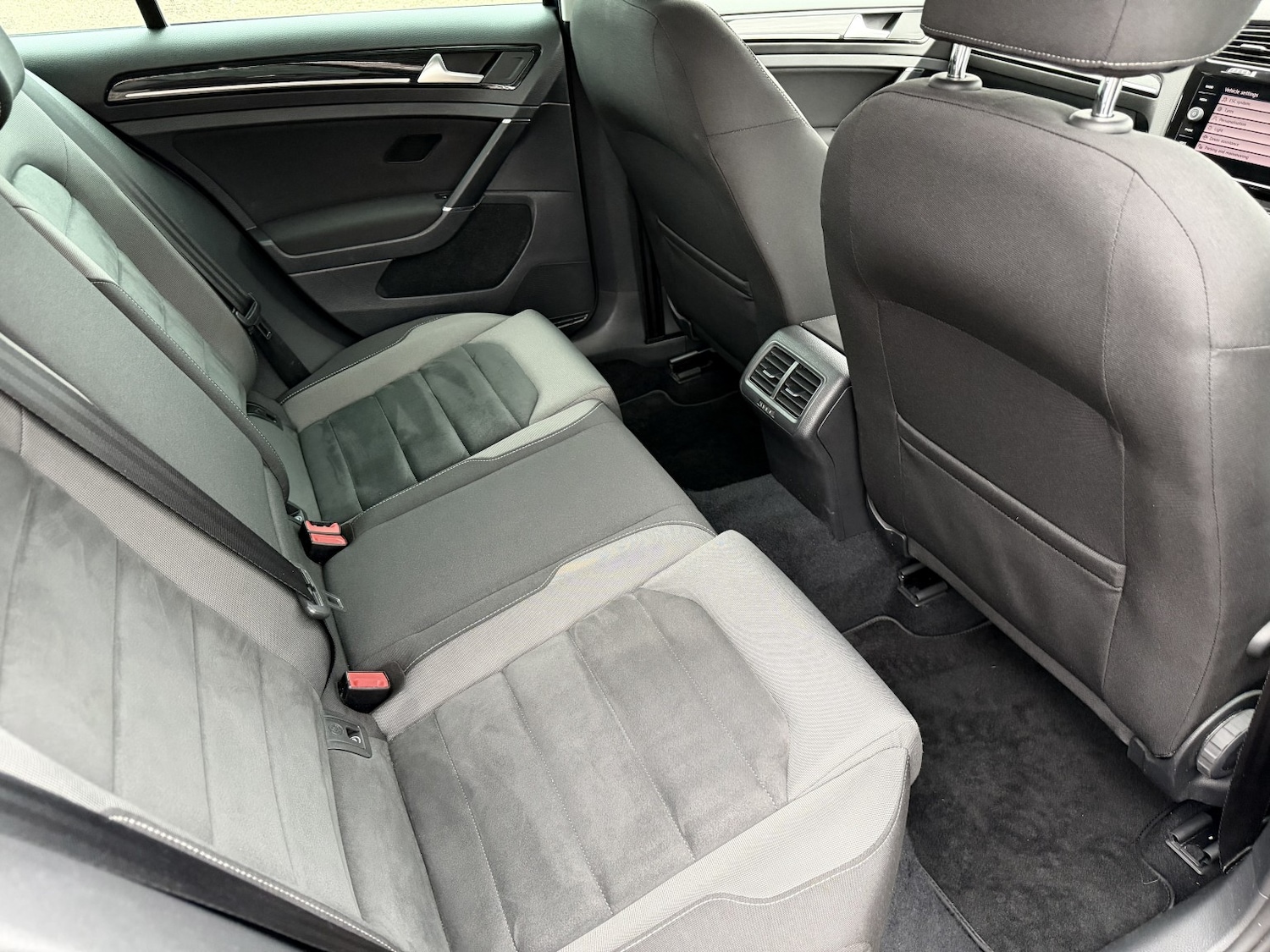 Used Volkswagen Golf 2017 for sale - 76716163: Photo 33