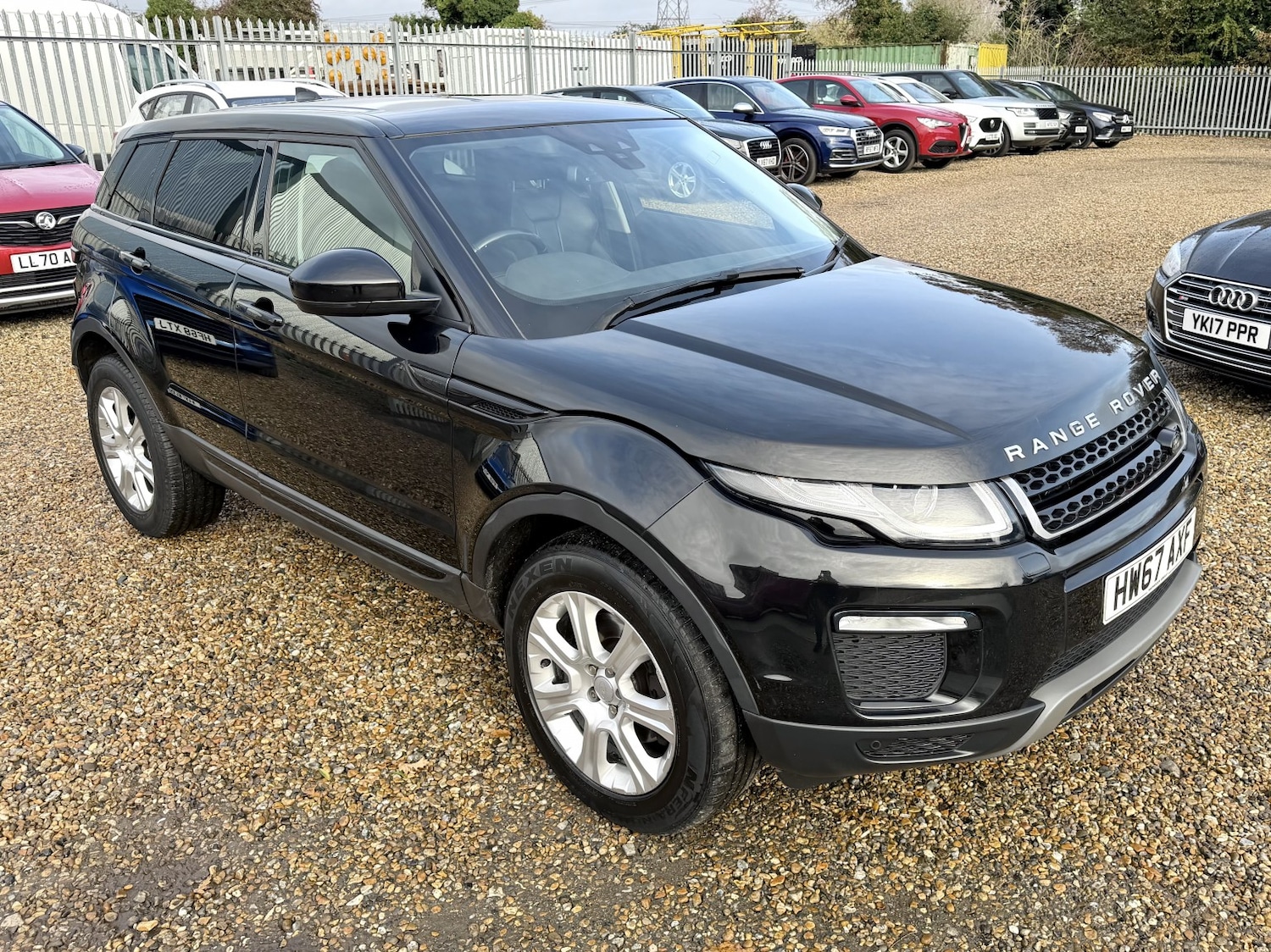 Used Land Rover Range Rover Evoque 2018 for sale - 76716159: Photo 2