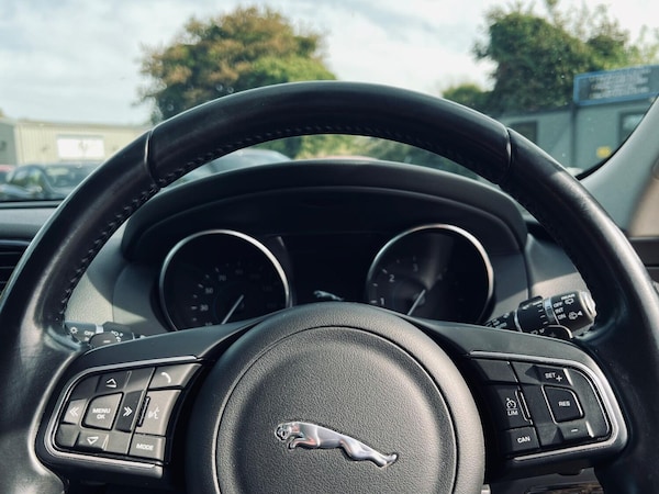 Used Jaguar F-Pace 2016 for sale - 76063907: Photo 16