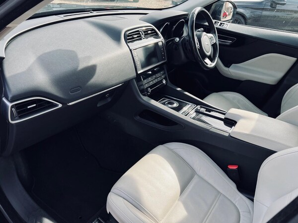 Used Jaguar F-Pace 2016 for sale - 76063907: Photo 17