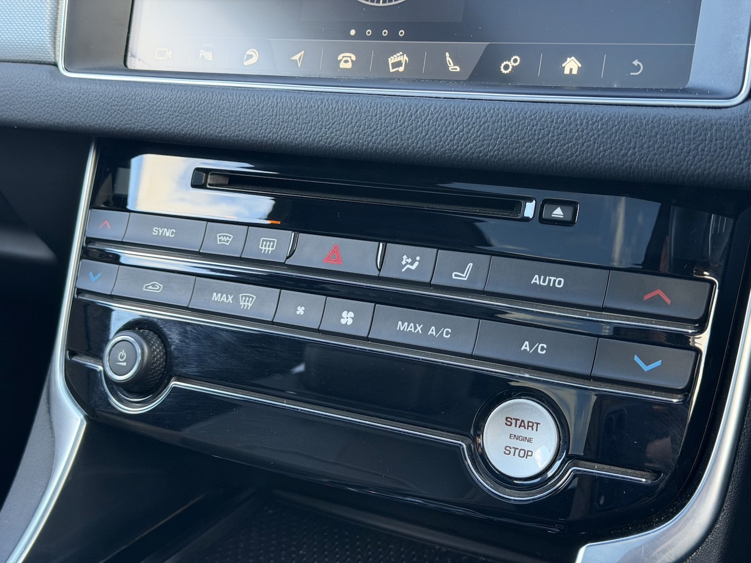 Used Jaguar XF 2018 for sale - 77398370: Photo 25