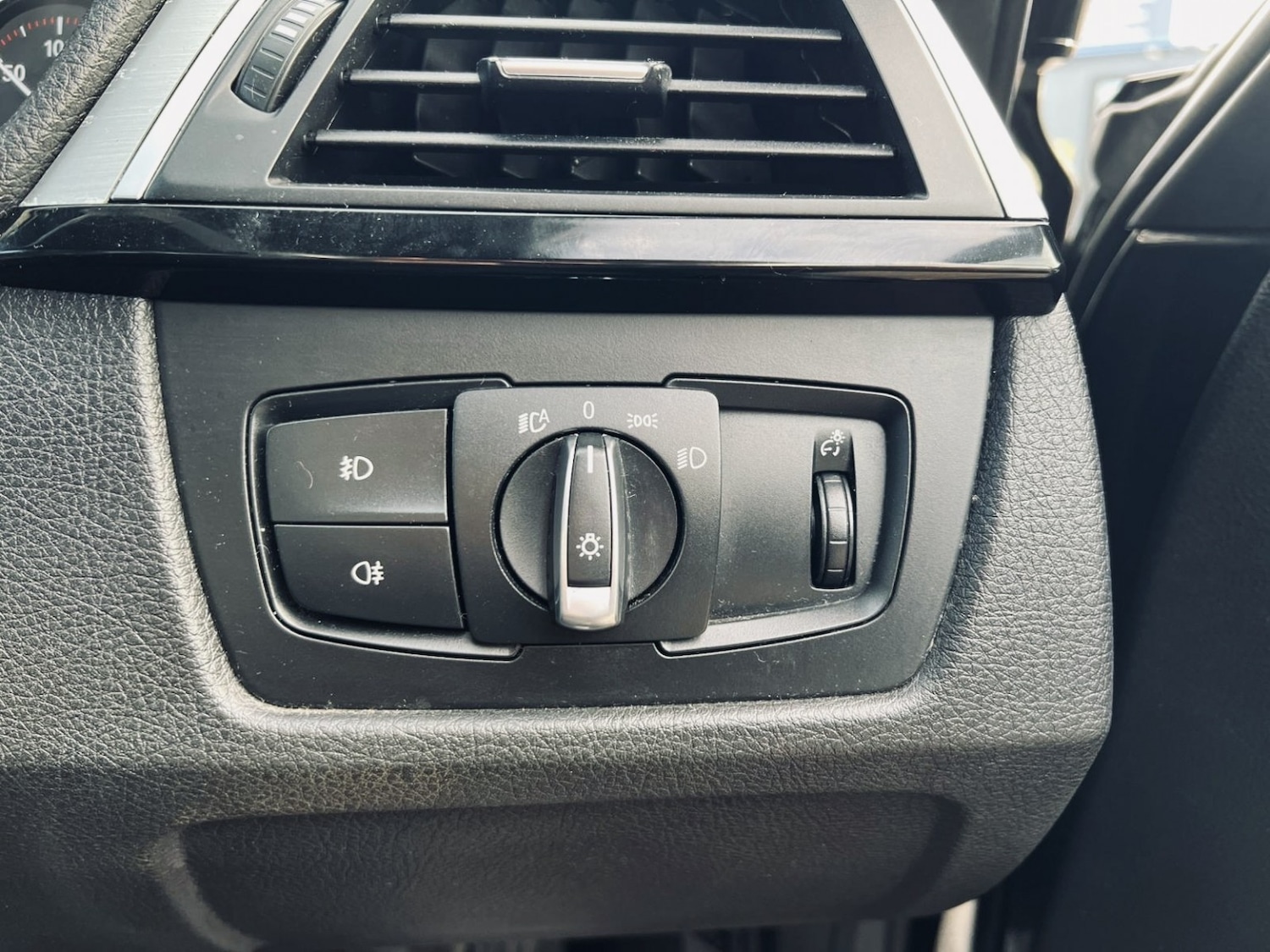 Used BMW 3 Series 2015 for sale - 76716156: Photo 30