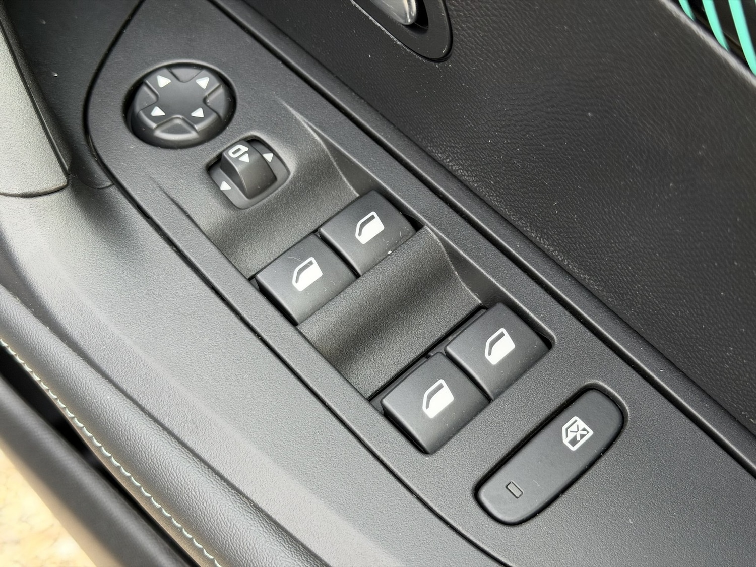 Used Peugeot 2008 2023 for sale - 76716154: Photo 15