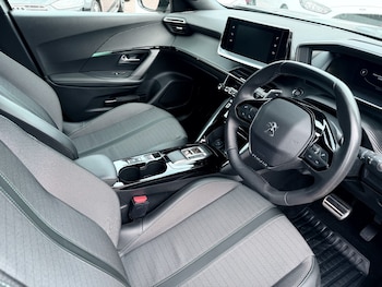 Used Peugeot 2008 2023 for sale - 76716154: Photo