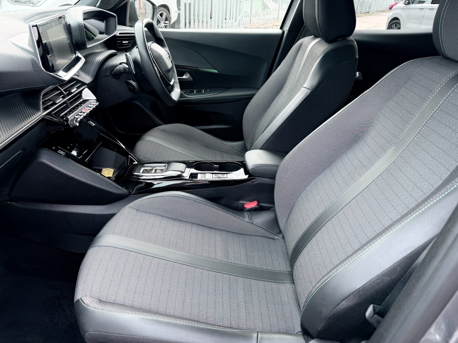 Used Peugeot 2008 2023 for sale - 76716154: Photo 5