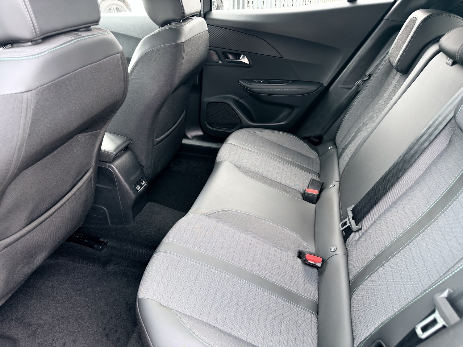 Used Peugeot 2008 2023 for sale - 76716154: Photo 6