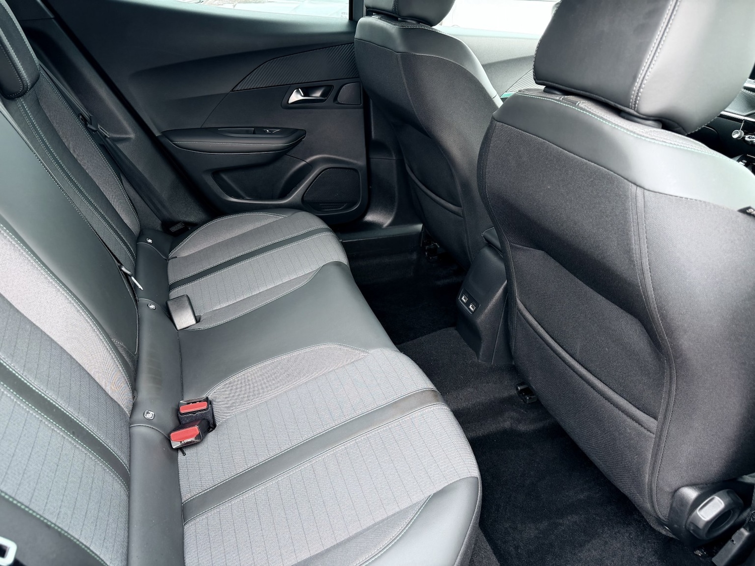 Used Peugeot 2008 2023 for sale - 76716154: Photo 7