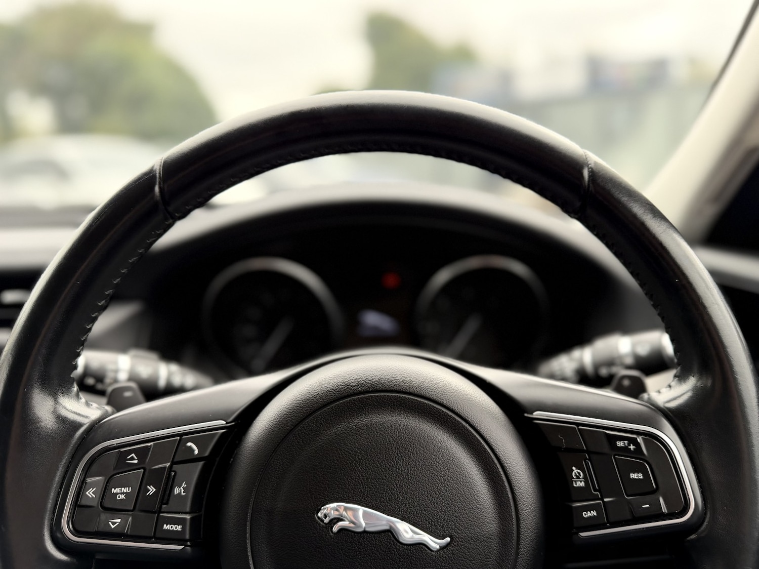 Used Jaguar XF 2017 for sale - 78062245: Photo 16