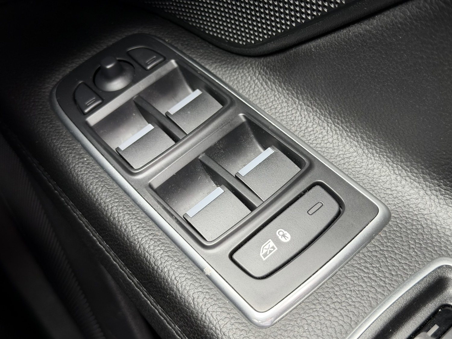 Used Jaguar XF 2017 for sale - 78062245: Photo 25