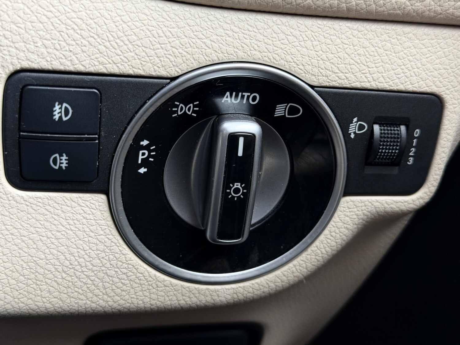 Used Mercedes-Benz GLA 2017 for sale - 77864837: Photo 24