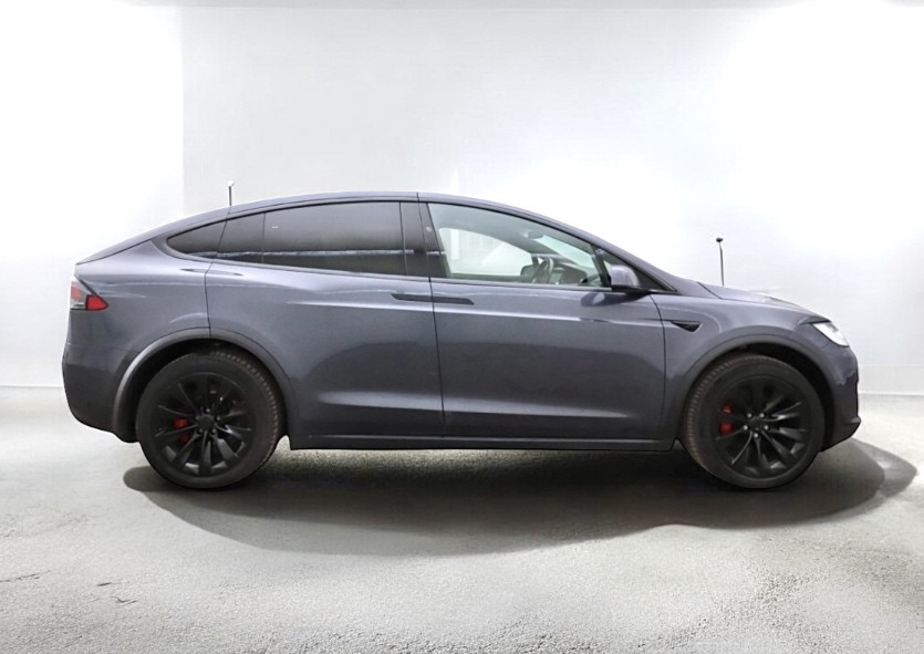 Used Tesla Model X 2020 for sale - 76035572: Photo 2