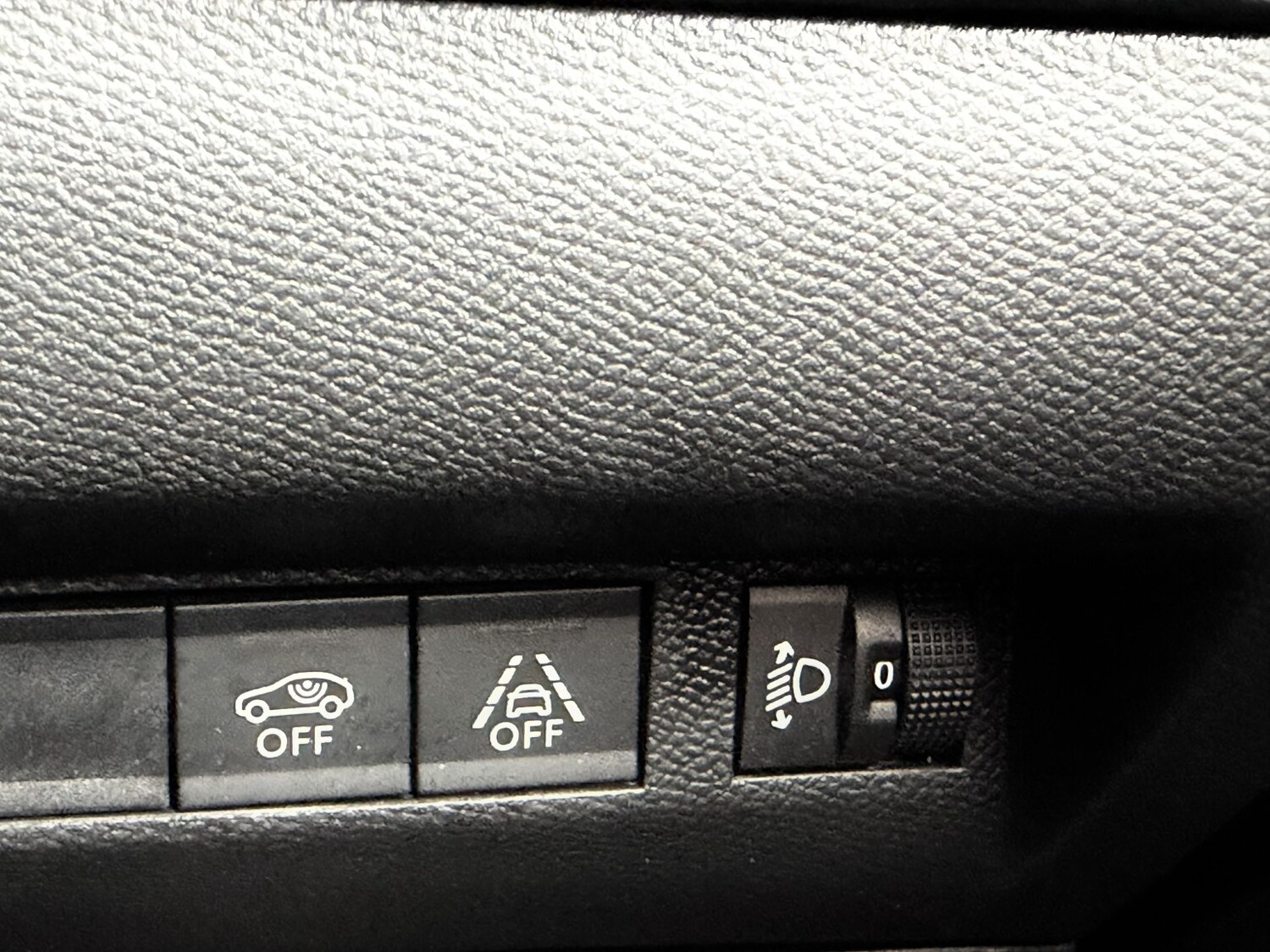 Used Peugeot 2008 2023 for sale - 77113119: Photo 30