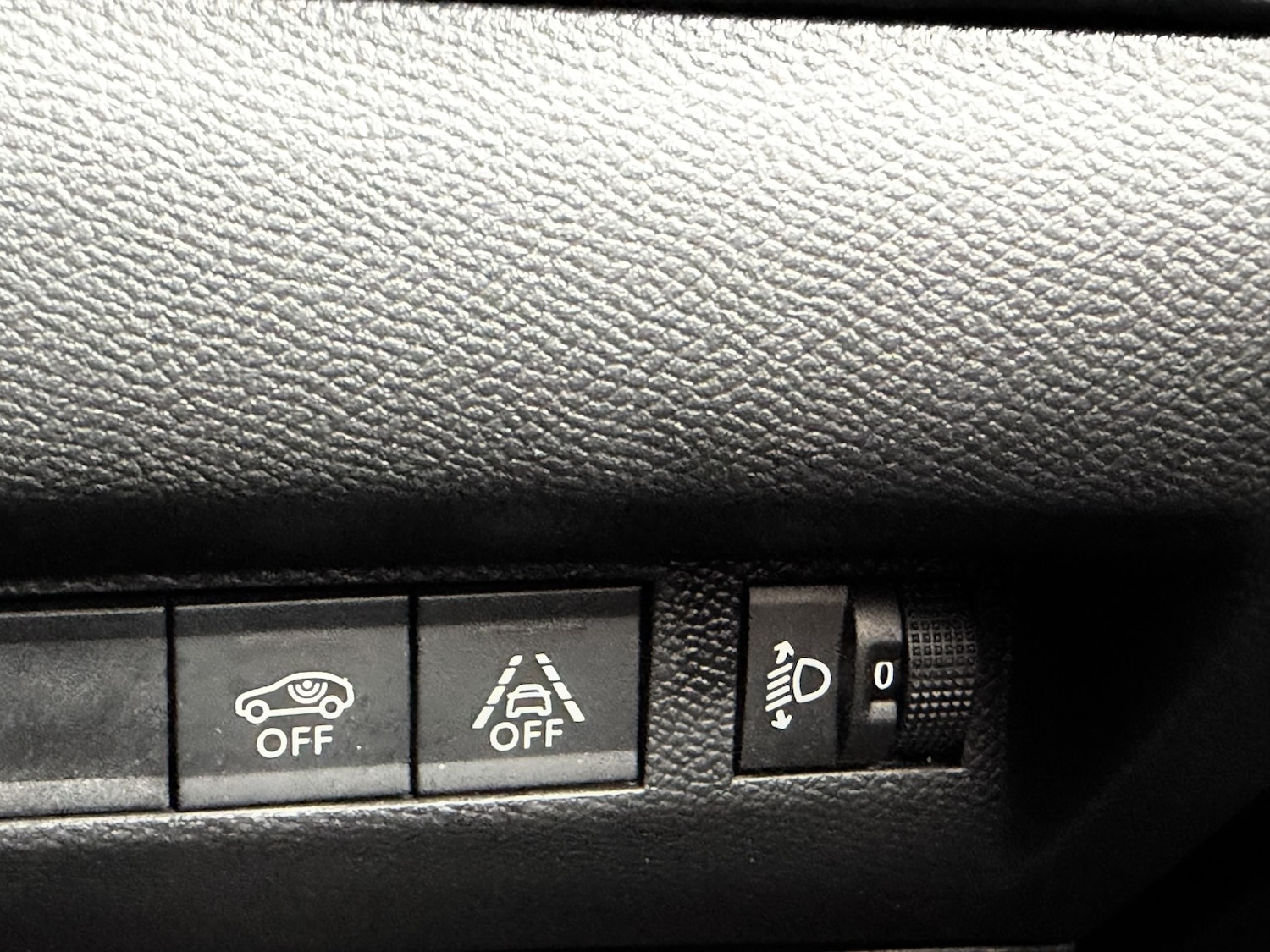 Used Peugeot 2008 2023 for sale - 77662198: Photo 30