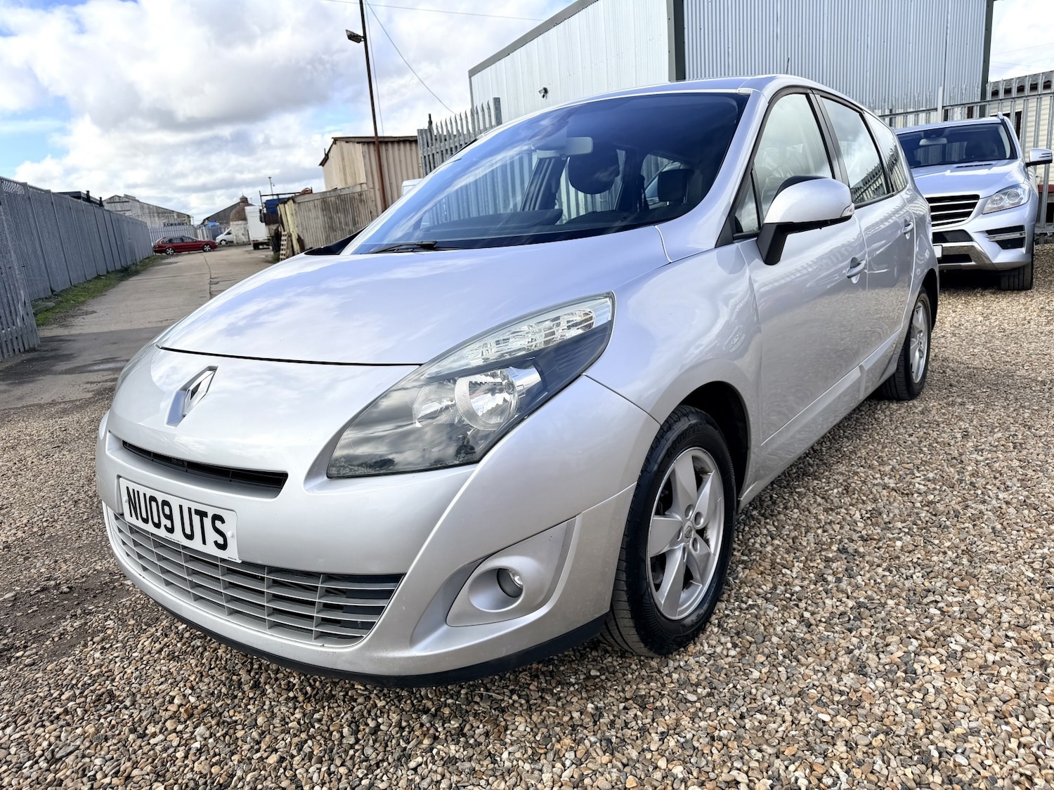 Used Renault Grand Scenic 2009 for sale - 77656173: Photo 10