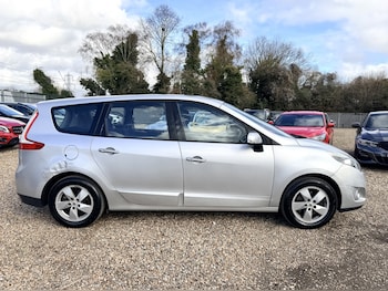 Used Renault Grand Scenic 2009 for sale - 77656173: Photo
