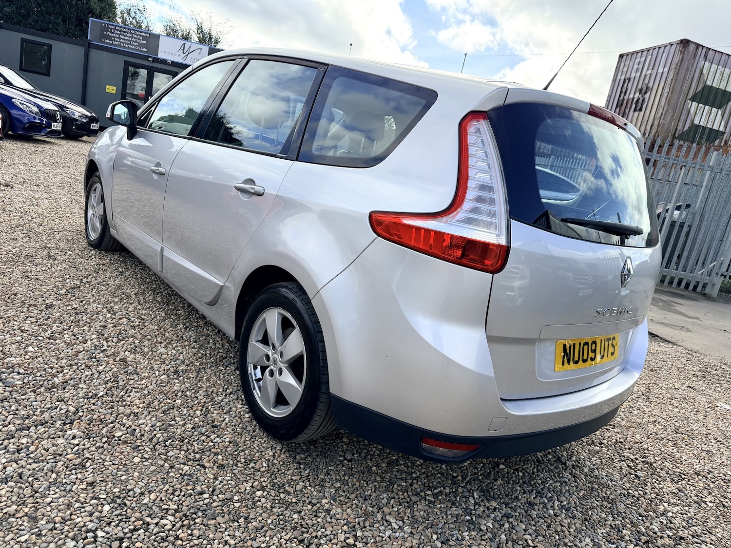 Used Renault Grand Scenic 2009 for sale - 77656173: Photo 8