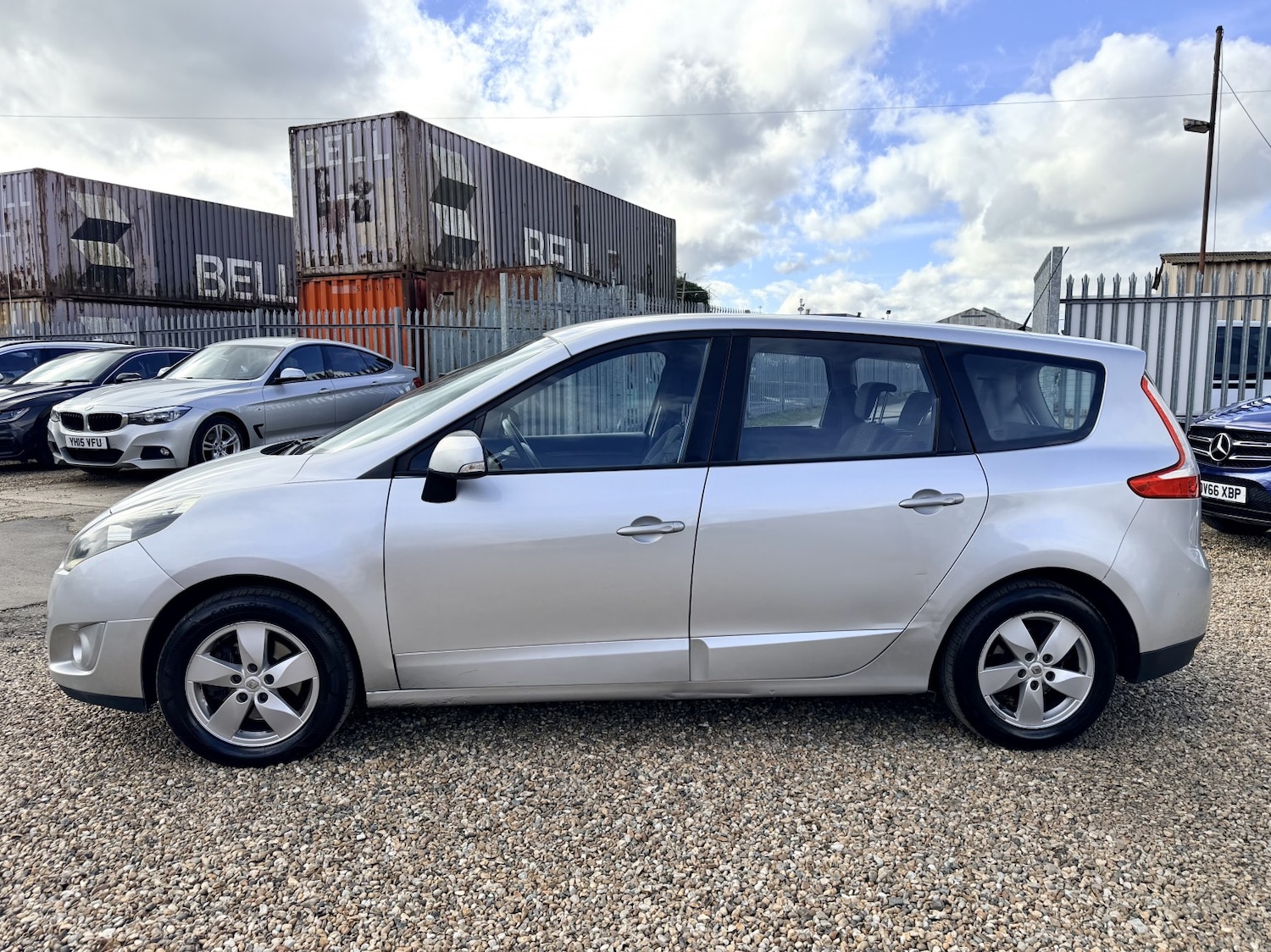 Used Renault Grand Scenic 2009 for sale - 77656173: Photo 9