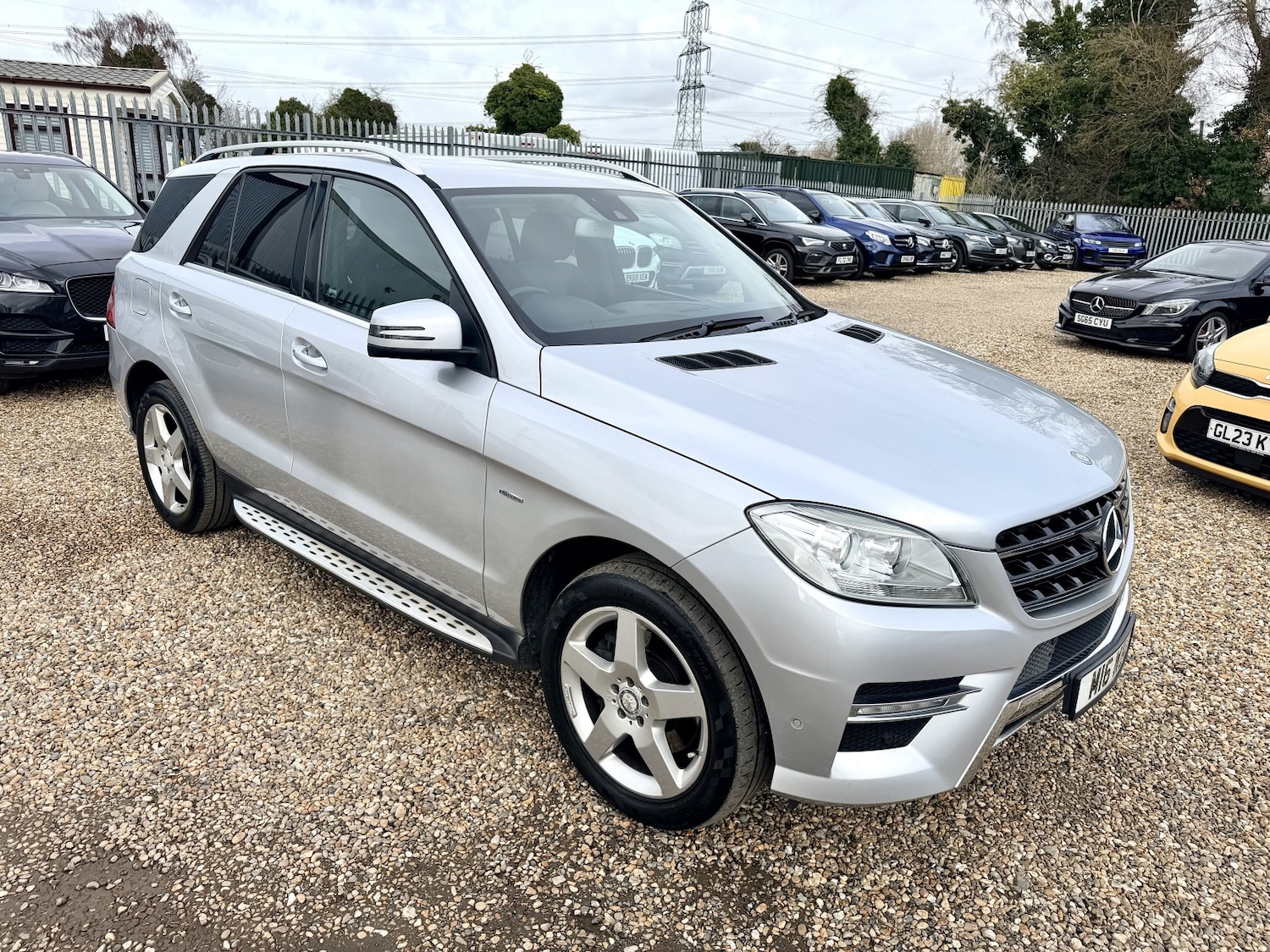 Used Mercedes-Benz M Class 2012 for sale - 77643804: Photo 2