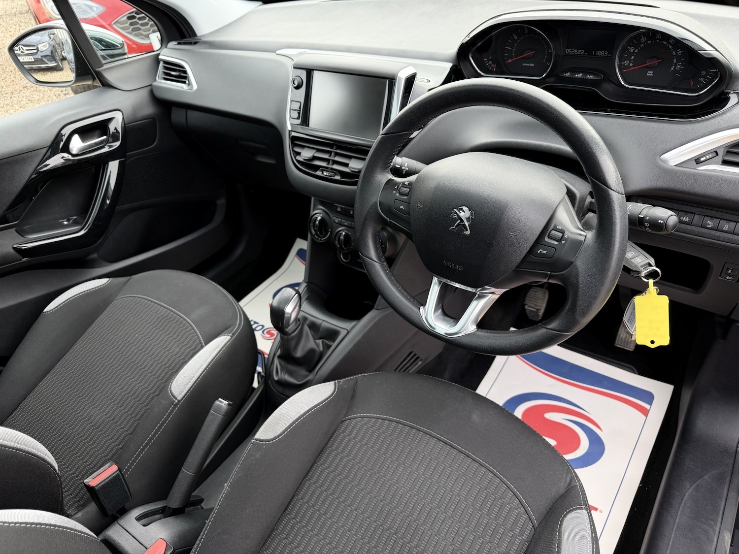 Used Peugeot 208 2015 for sale - 77968739: Photo 14