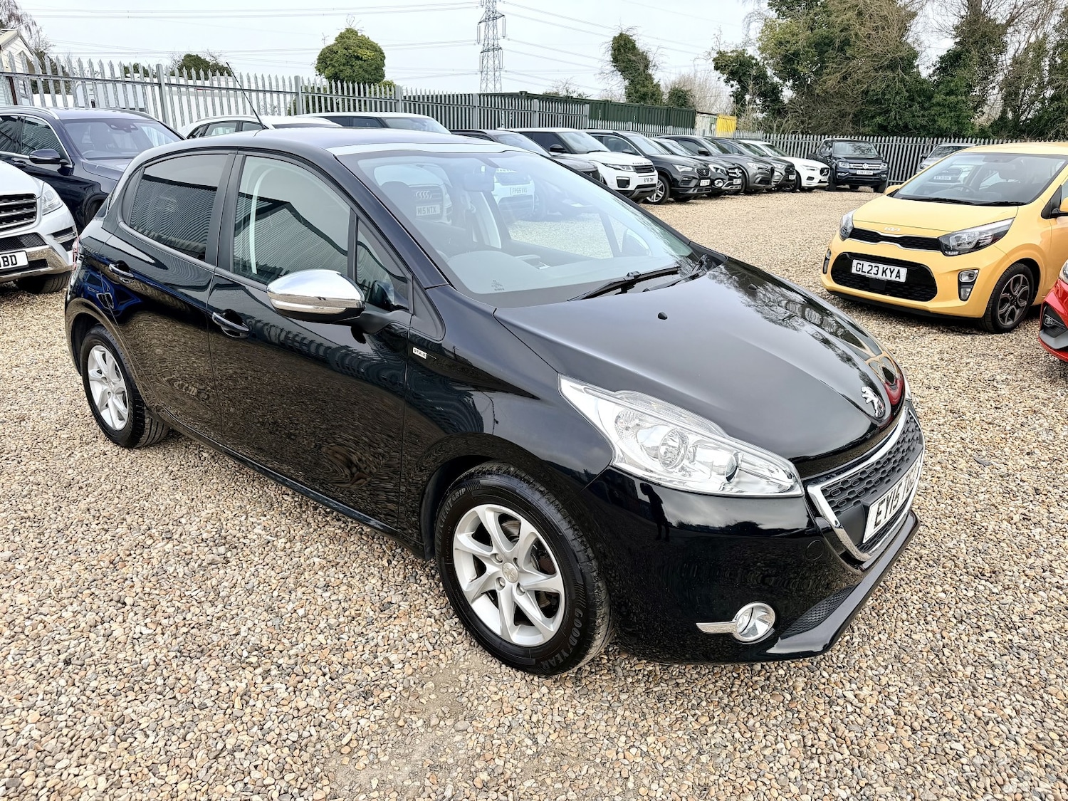 Used Peugeot 208 2015 for sale - 77968739: Photo 2