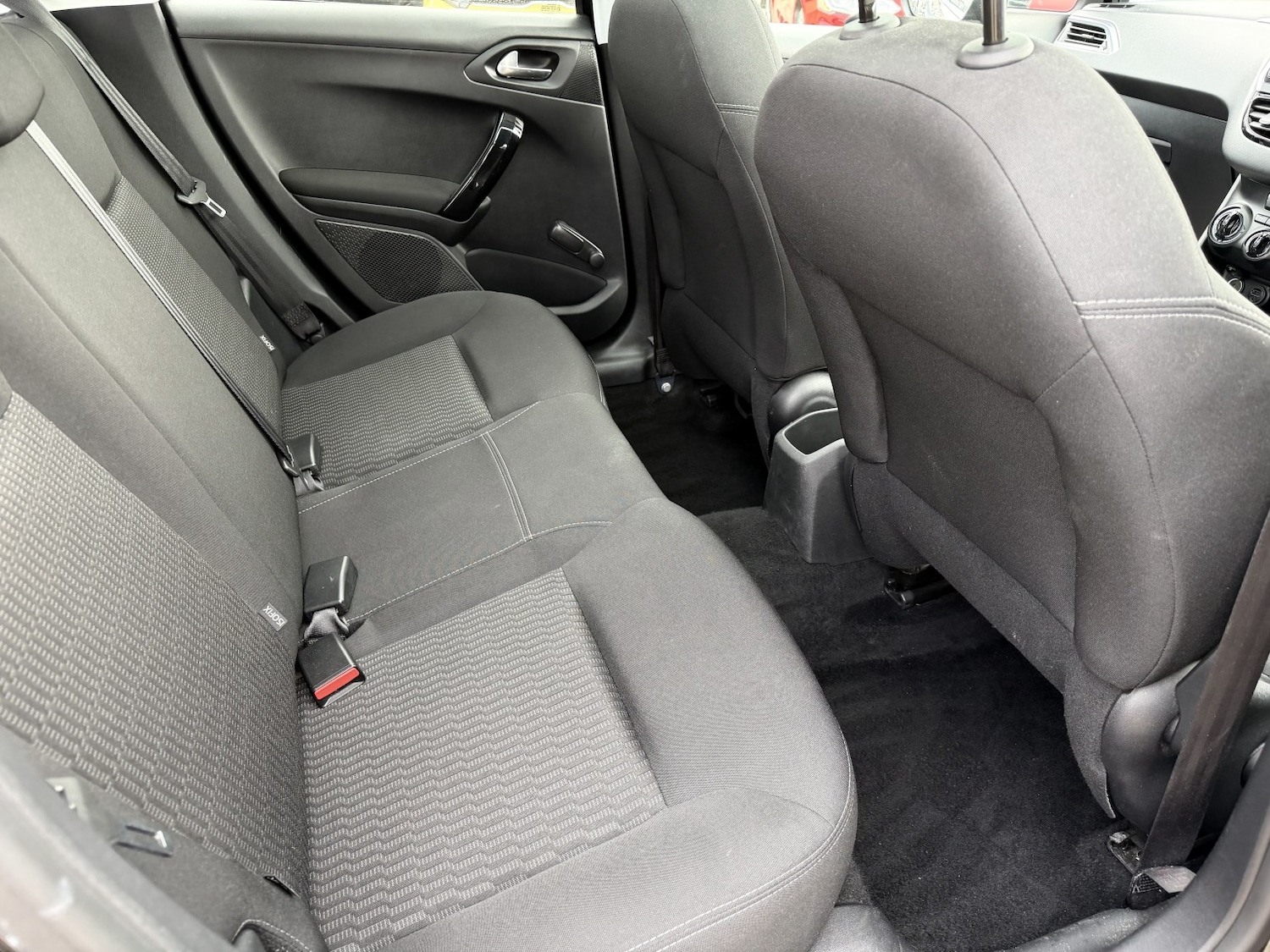 Used Peugeot 208 2015 for sale - 77968739: Photo 24