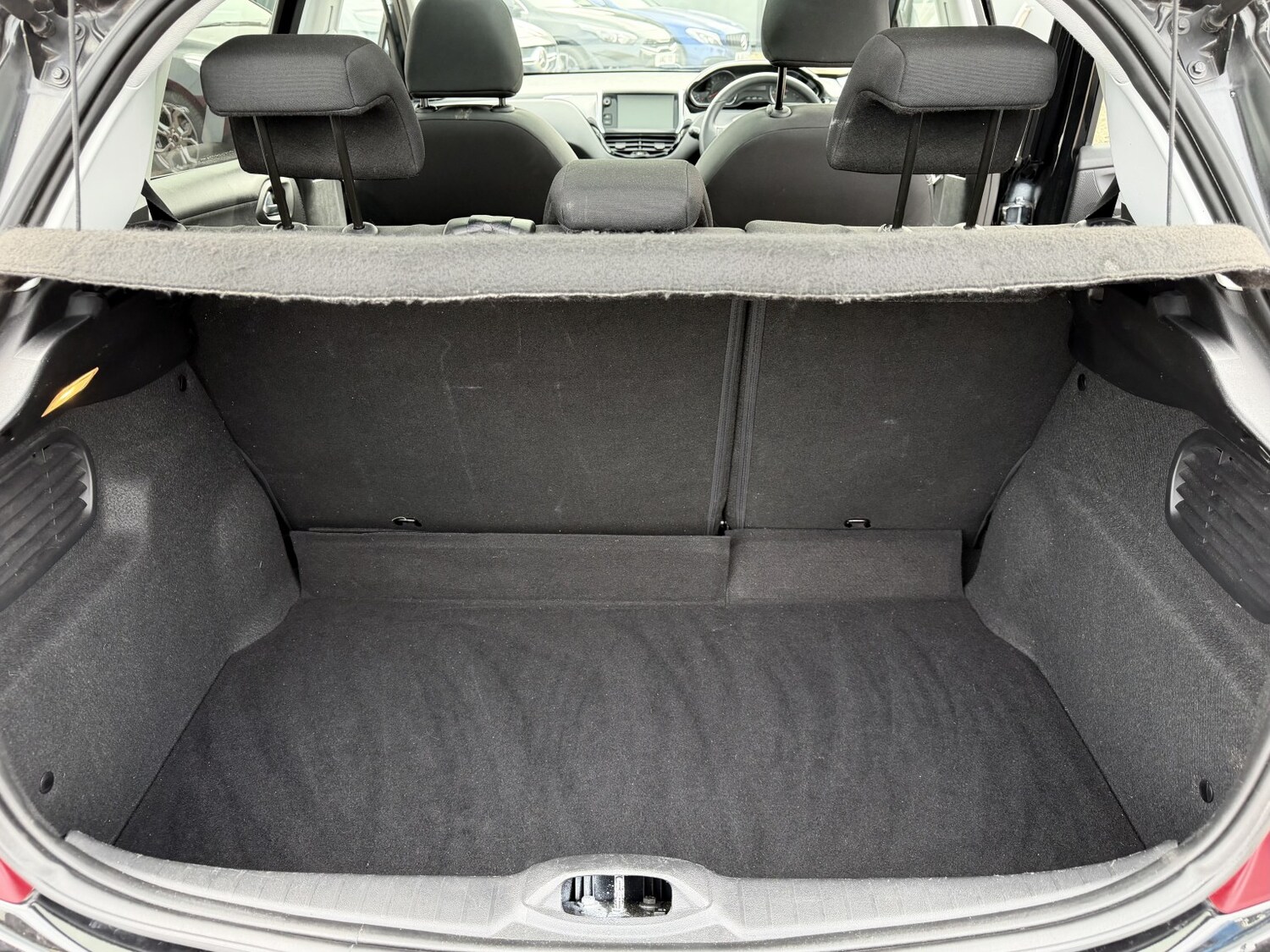 Used Peugeot 208 2015 for sale - 77968739: Photo 25