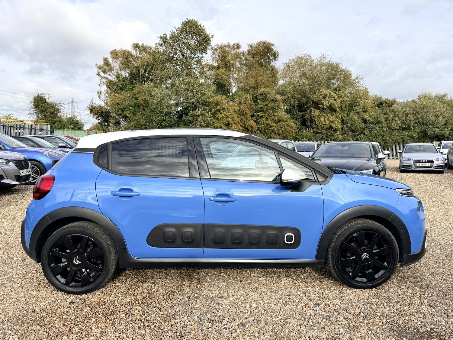 Used Citroen C3 2017 for sale - 76716176: Photo 3