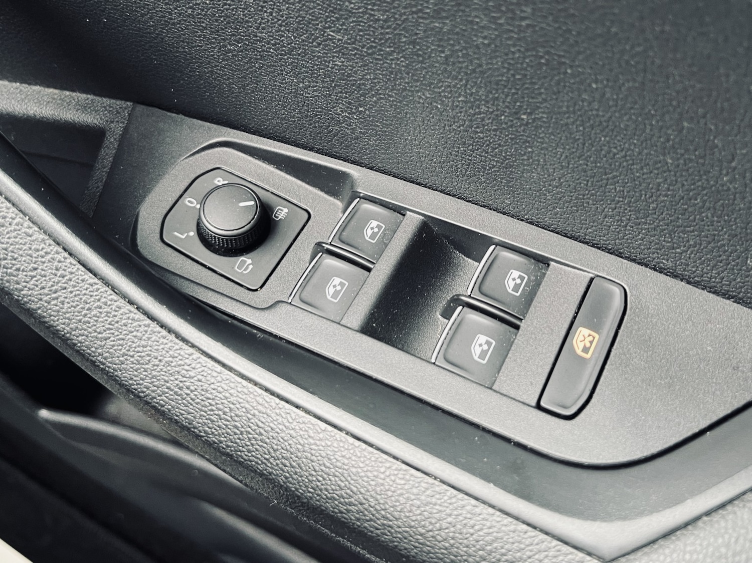 Used Skoda Karoq 2018 for sale - 78168880: Photo 28