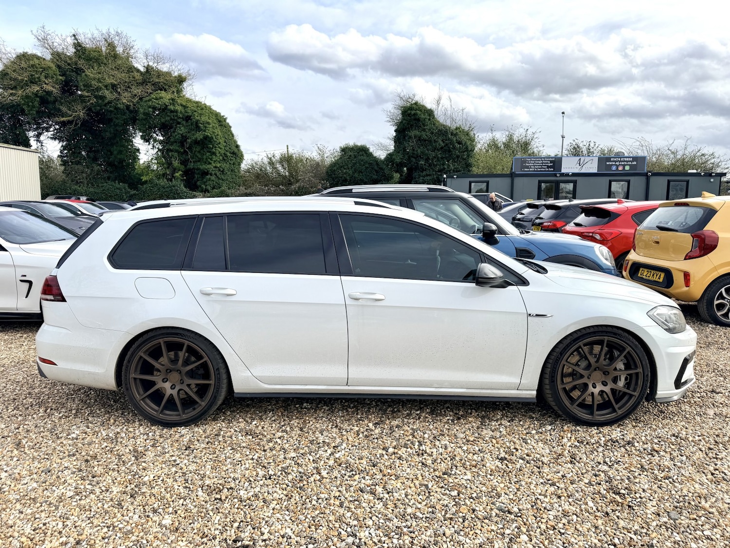 Used Volkswagen Golf 2017 for sale - 77881073: Photo 2