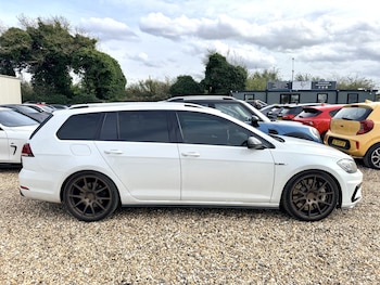 Used Volkswagen Golf 2017 for sale - 77881073: Photo