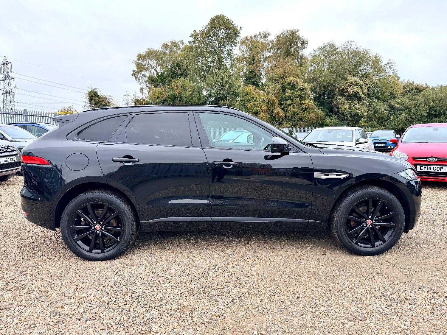 Used Jaguar F-Pace 2019 for sale - 76716158: Photo 3