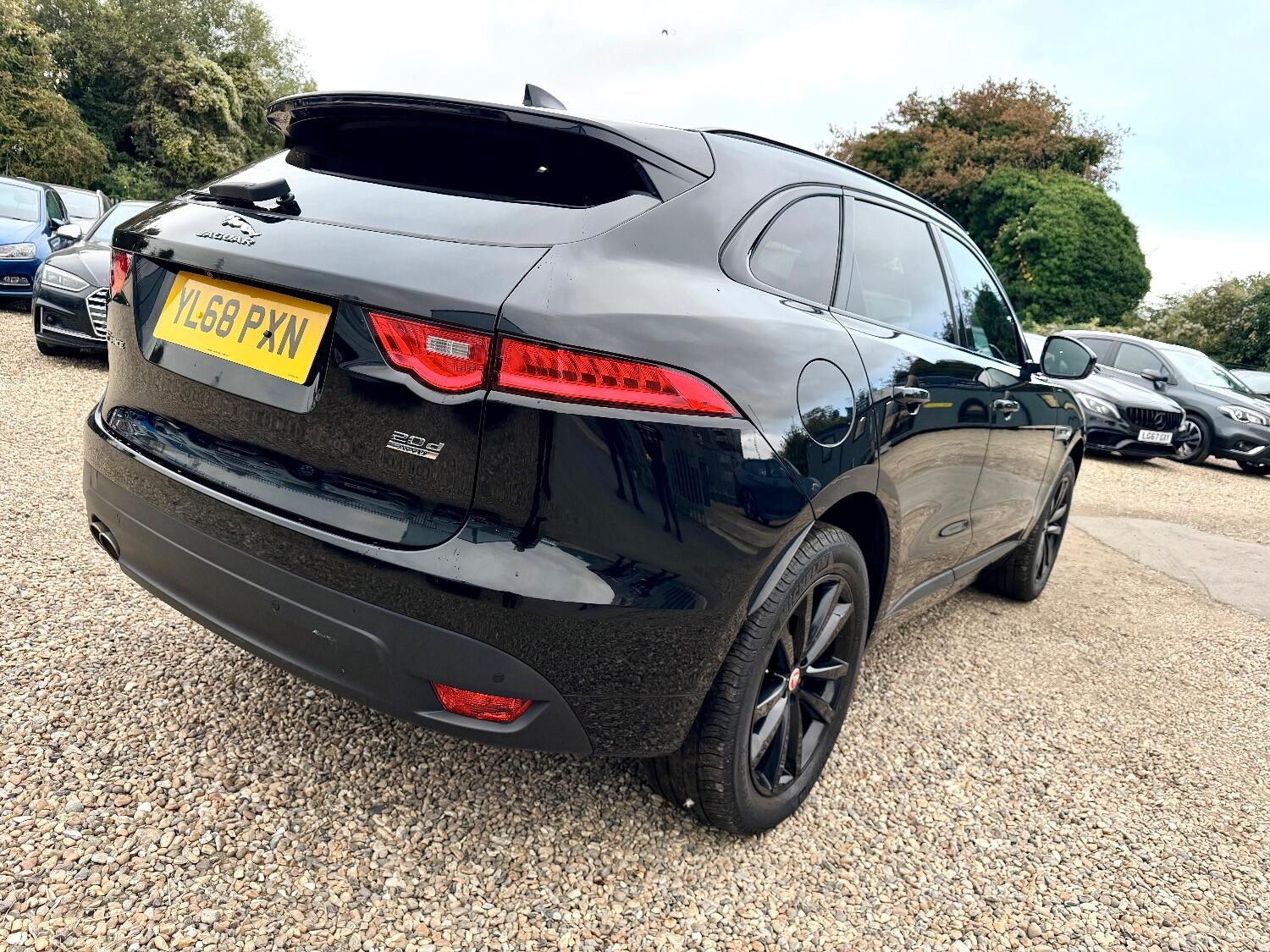 Used Jaguar F-Pace 2019 for sale - 76716158: Photo 4
