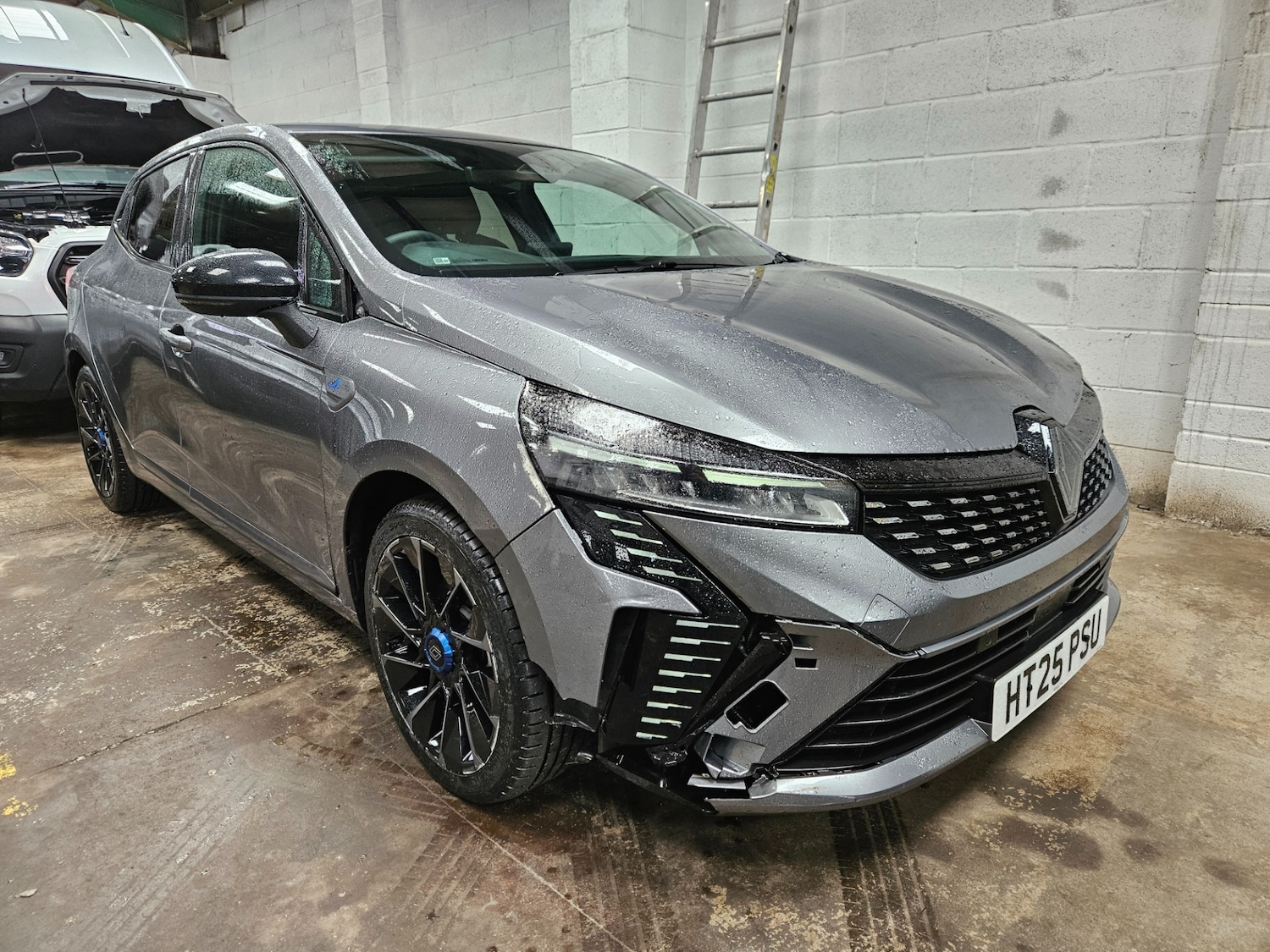 Used Renault Clio 2025 for sale - 77688960: Photo 10