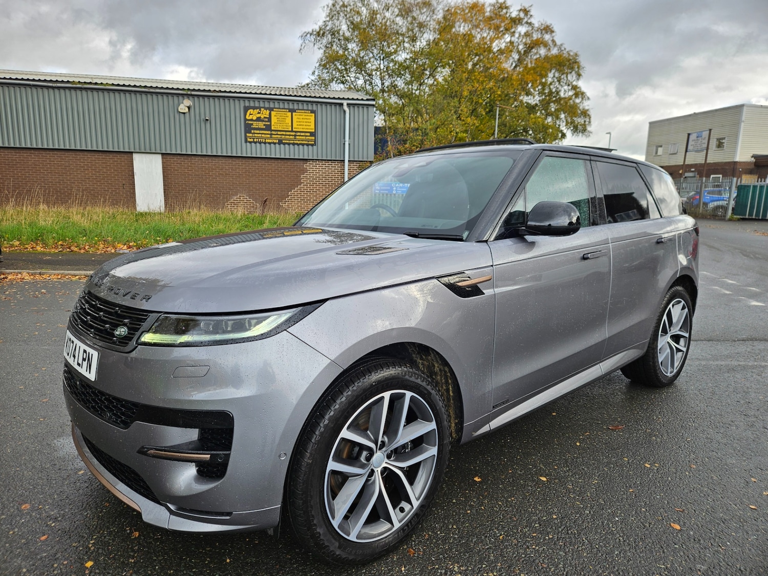 Used Land Rover Range Rover Sport 2025 for sale - 76382606: Photo 2